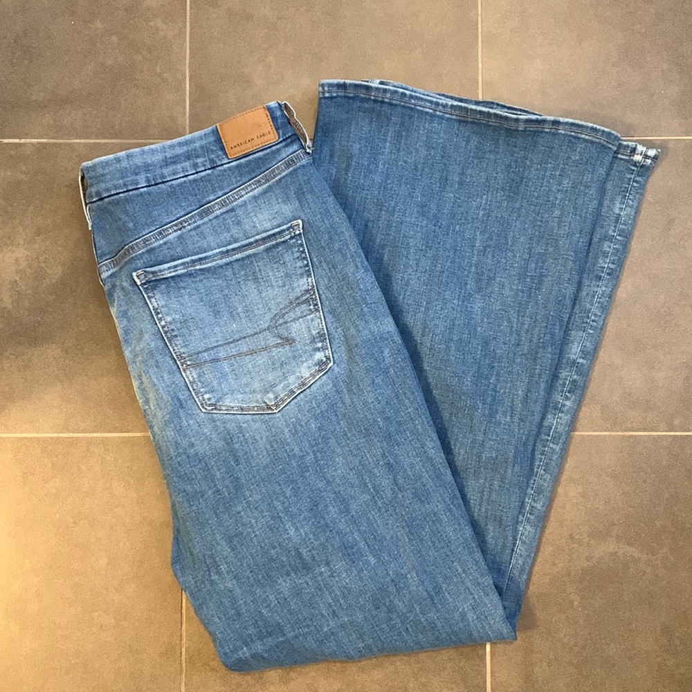 American Eagle Curvy Flares